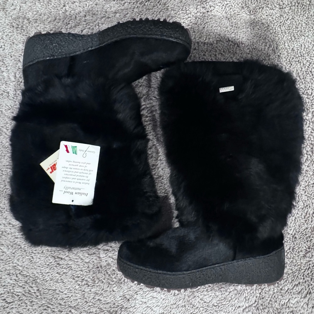 Size 9: Boots